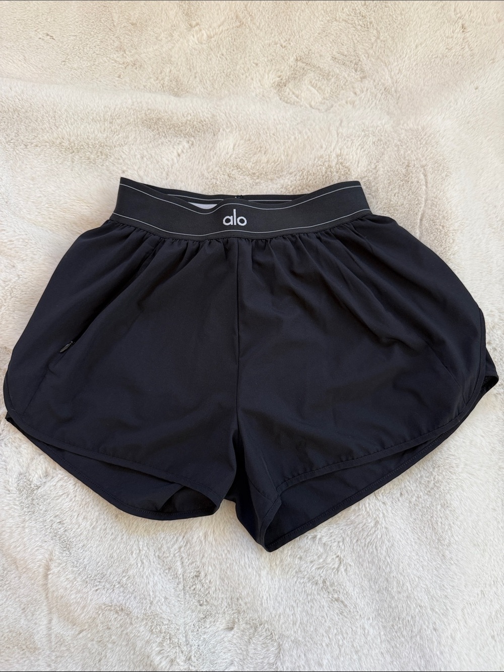 ALO Yoga Black Women's Athletic Running Shorts